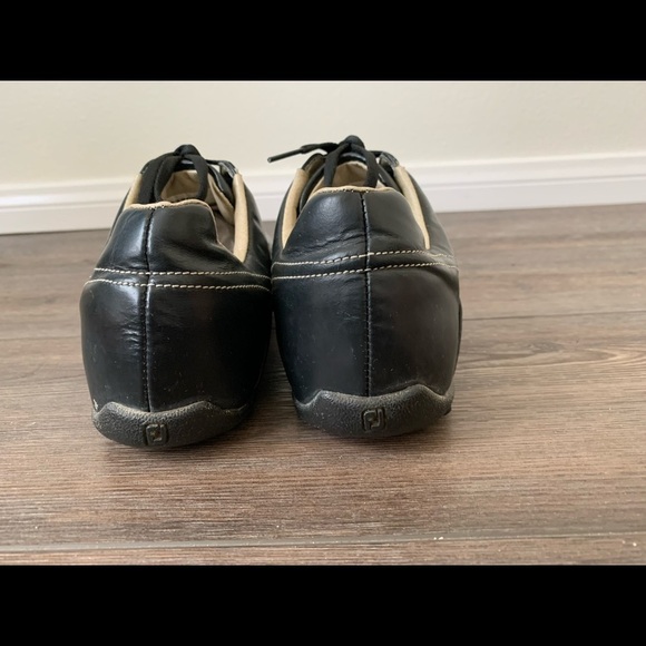 Shoes - Picture 3 of 9